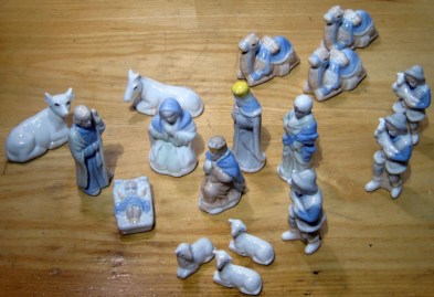 NACIMIENTO-BELEN-PORCELANA-MINIATURA-17-PIEZAS-8CM